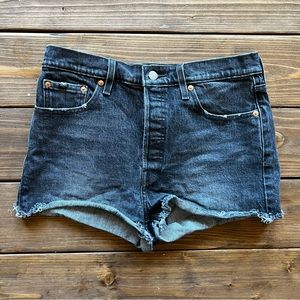 Levi's Shorts - Size 29 - Classic Denim Chic for Summer Vibes ☀️👖
